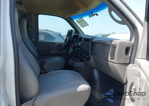 2005 Chevrolet Express из США, поврежденный, VIN 1GCGG25V451143738